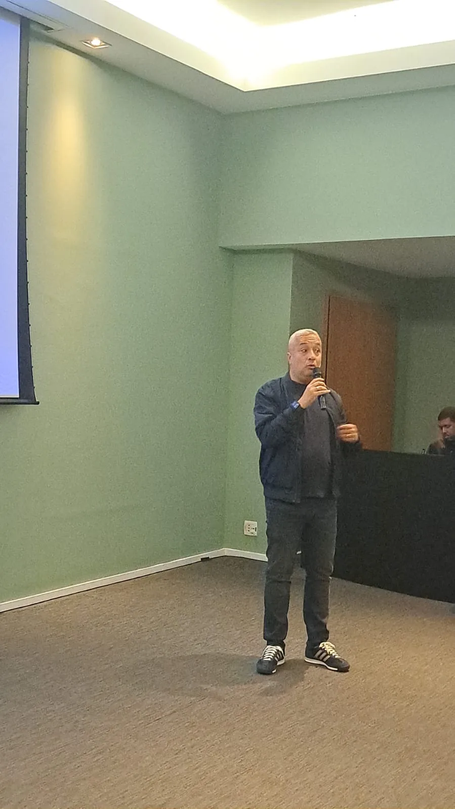 Apresentacoes e publico do Forum Comercial do HoteisRIO sobre os festivais do segundo semestre do Rio