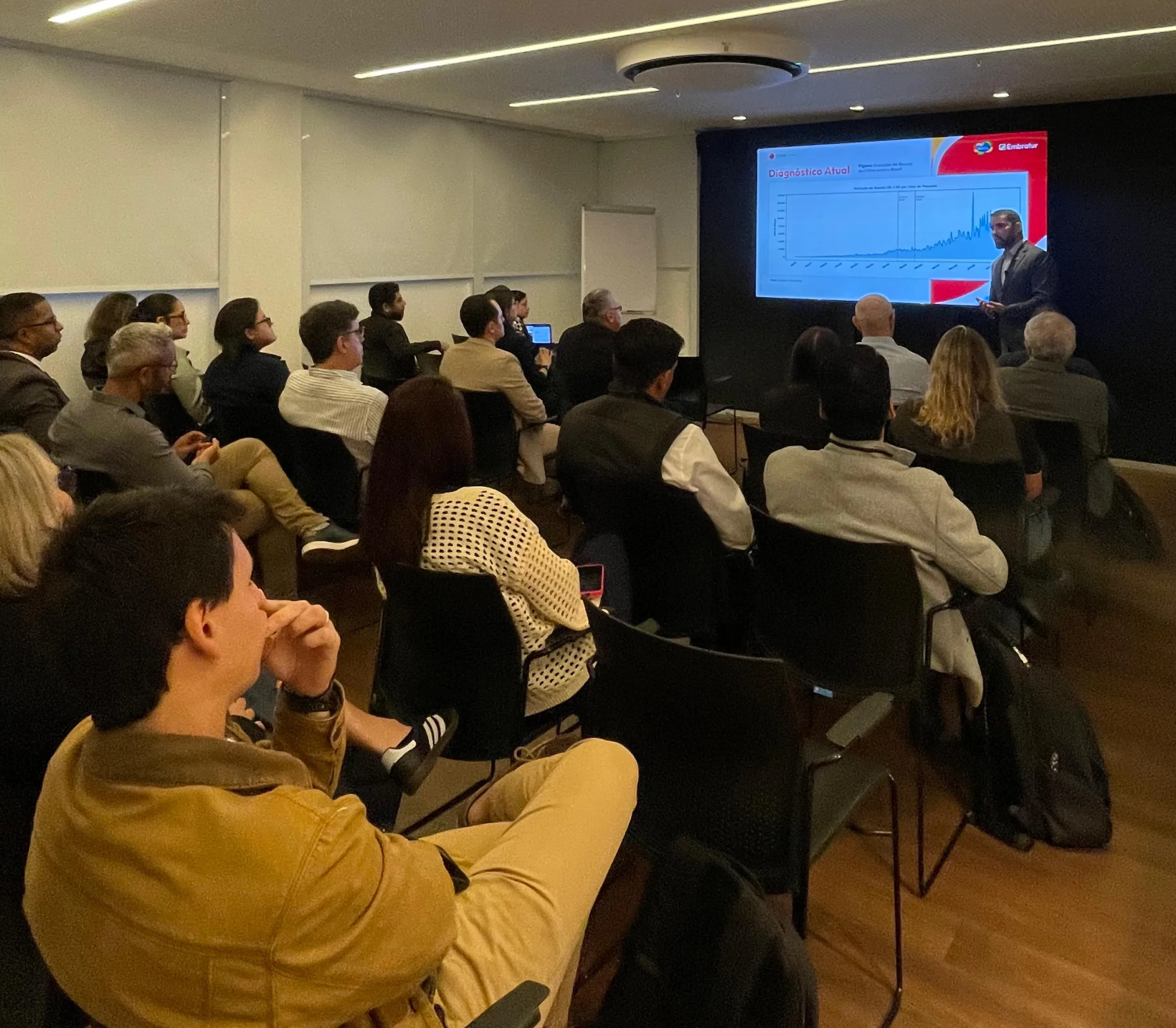 Forum de Comunicacao e Marketing do HoteisRIO no Arena Ipanema Hotel, com palestras sobre mercado chines, marca Rio e inteligencia artificial
