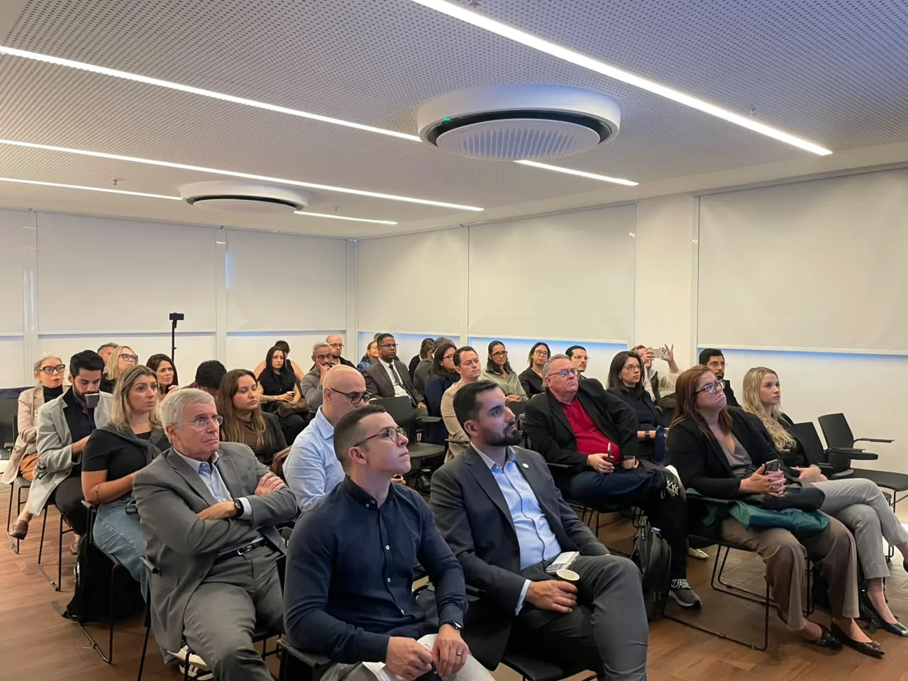 Forum de Comunicacao e Marketing do HoteisRIO no Arena Ipanema Hotel, com palestras sobre mercado chines, marca Rio e inteligencia artificial