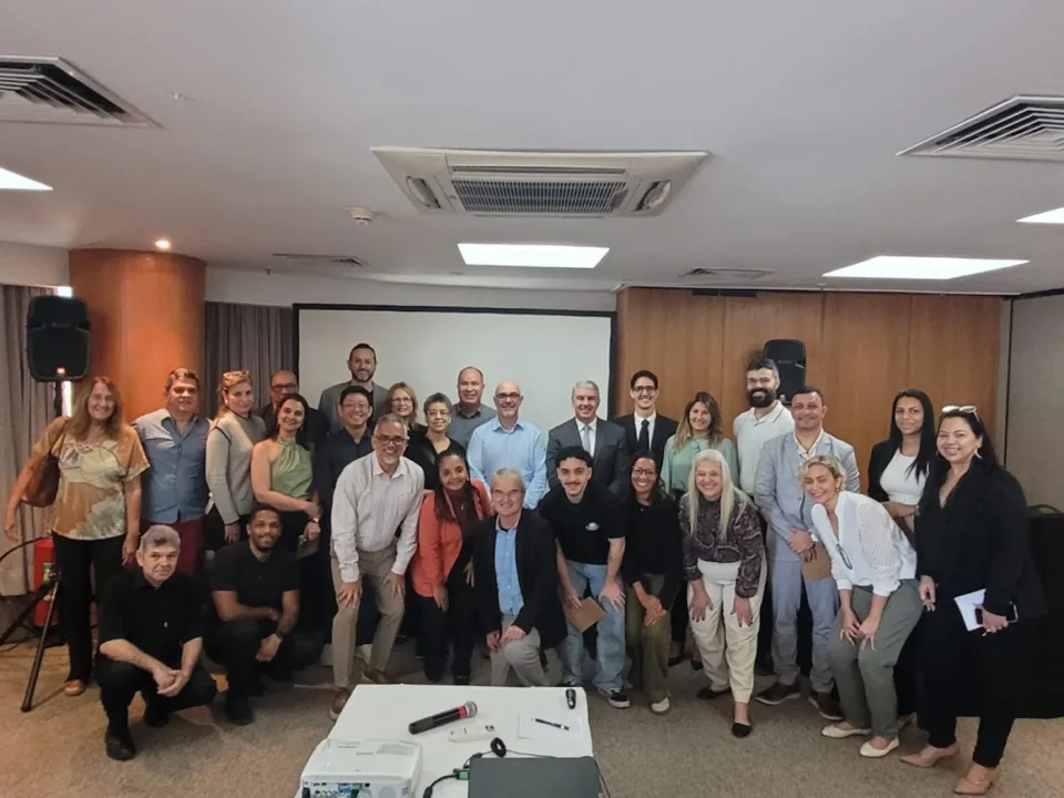 Participantes da primeira reuniao de 2026 do Forum de Controladoria do HoteisRIO, no Hotel Porto Bay Rio de Janeiro