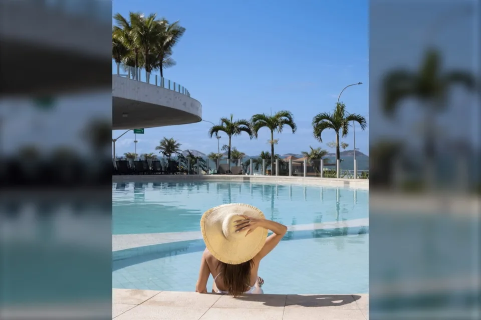 Piscina do Hotel Nacional, em São Conrado, com vista para o mar