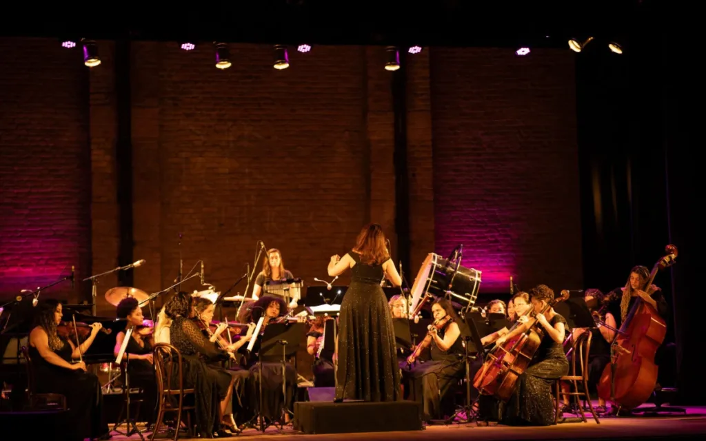 Musicistas da Orquestra Filarmônica Metropolitana no projeto Sons Pelas Mulheres